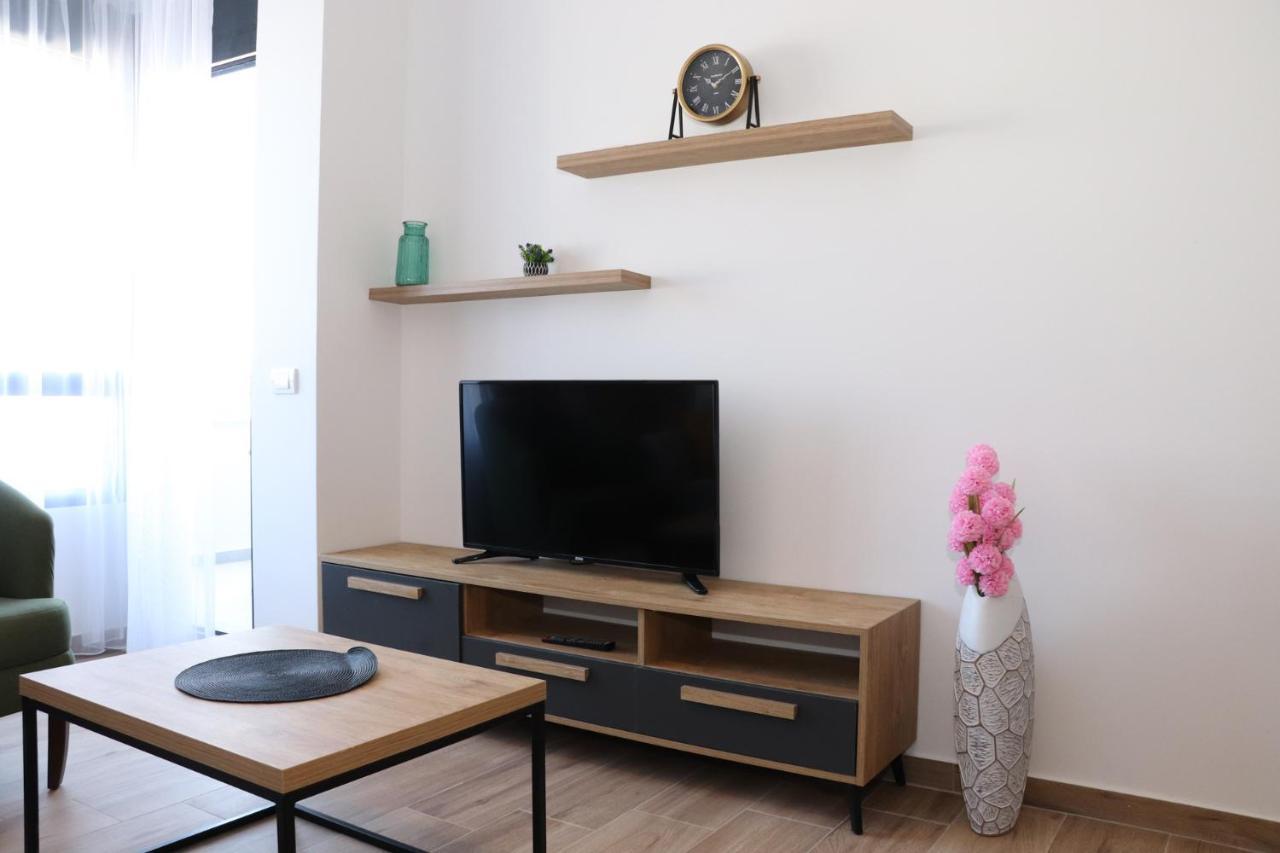 Eagles Apartments & Suites ウルツィニ エクステリア 写真