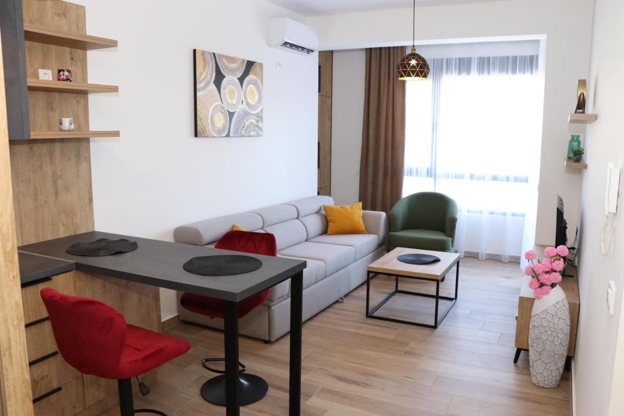 Eagles Apartments & Suites ウルツィニ エクステリア 写真