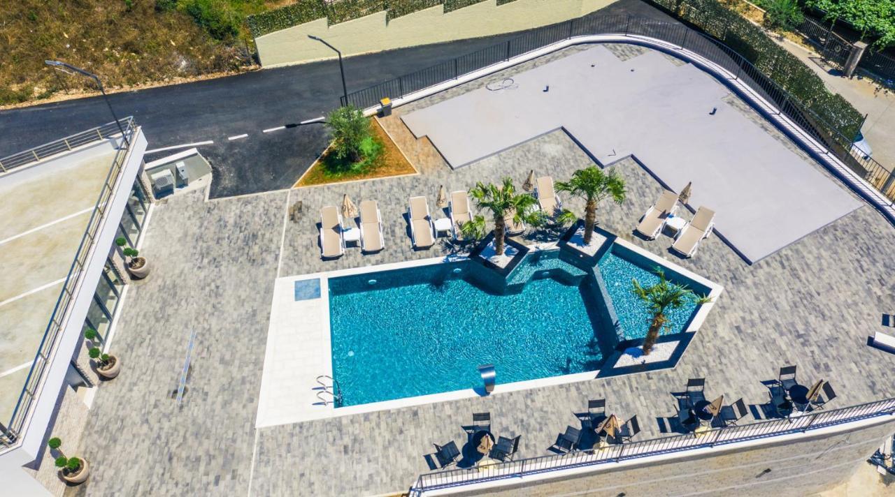 Eagles Apartments & Suites ウルツィニ エクステリア 写真