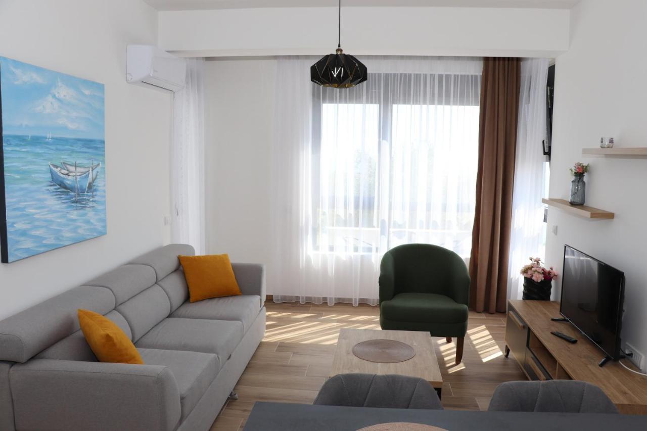 Eagles Apartments & Suites ウルツィニ エクステリア 写真