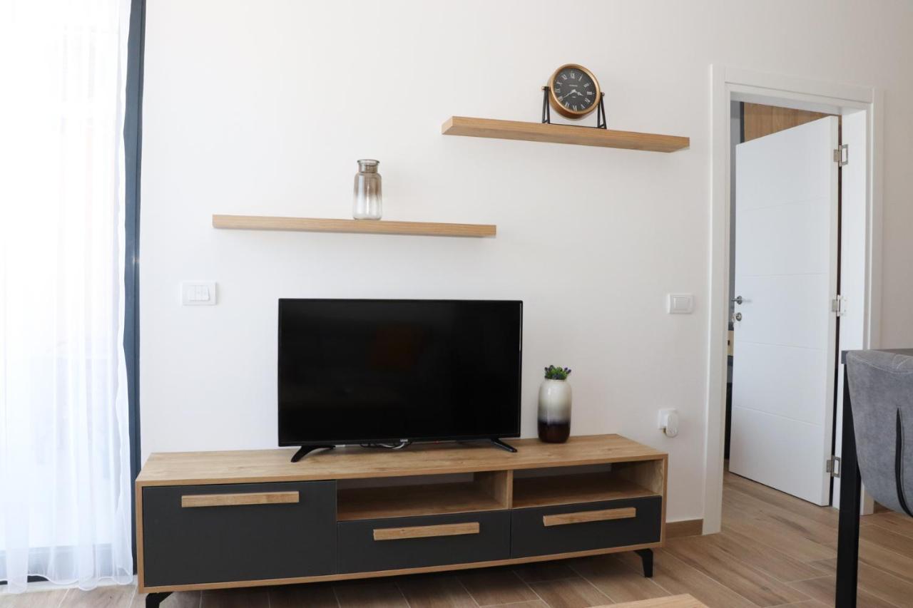 Eagles Apartments & Suites ウルツィニ エクステリア 写真